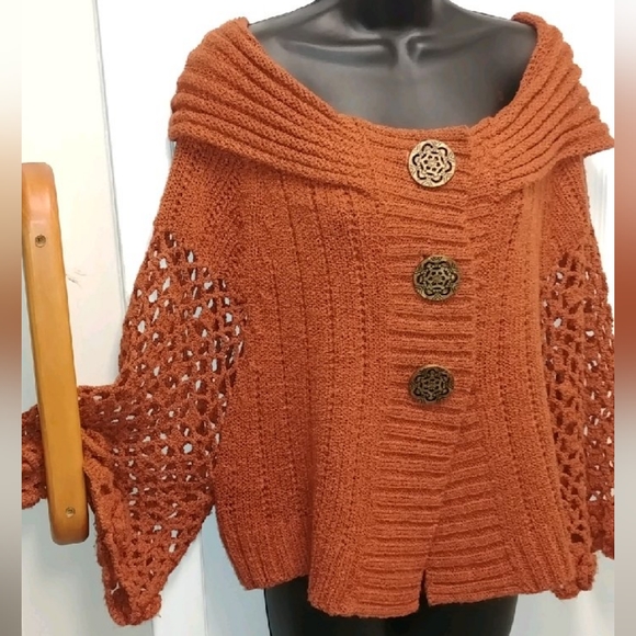 Domani knit cardigan sweater. - Picture 9 of 13